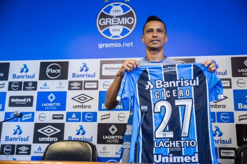 Meio campista Cicero e apresentado como novo reforço do Grêmio para a temporada 2017