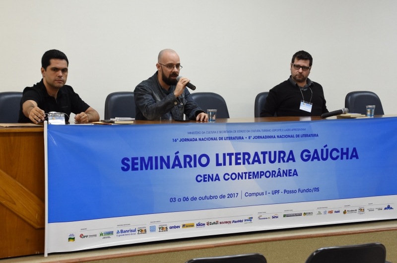 Escritores debatem a produção local de literatura