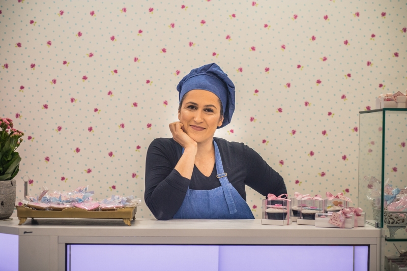 Mariana aprendeu suas t&eacute;cnicas observando a m&atilde;e e uma amiga  Foto: tati santini/DIVULGA&Ccedil;&Atilde;O/JC