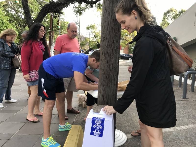 A farmacêutica Marina votou em Porto Alegre pelo sim por achar que o Brasil é muito grande