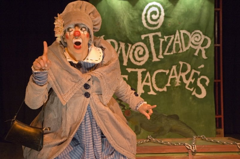 Teatro do Sesc recebe O hipnotizador de jacarés