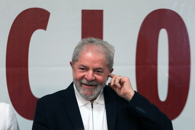 Em todos os cenários, Lula ficaria com o mínimo de 35% e o máximo 36% das intenções de voto