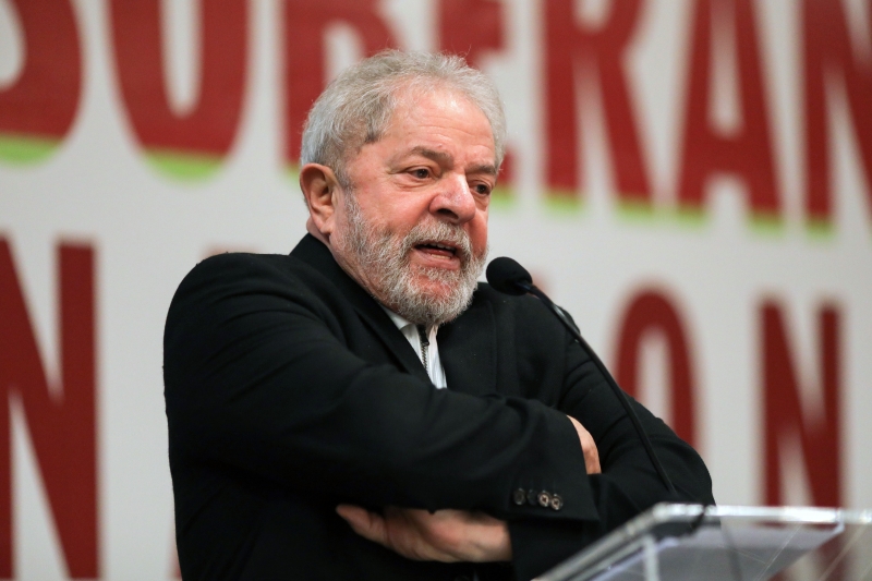 Lula disse que espera disputar a Presidência, mas que 'ninguém é imprescindível'