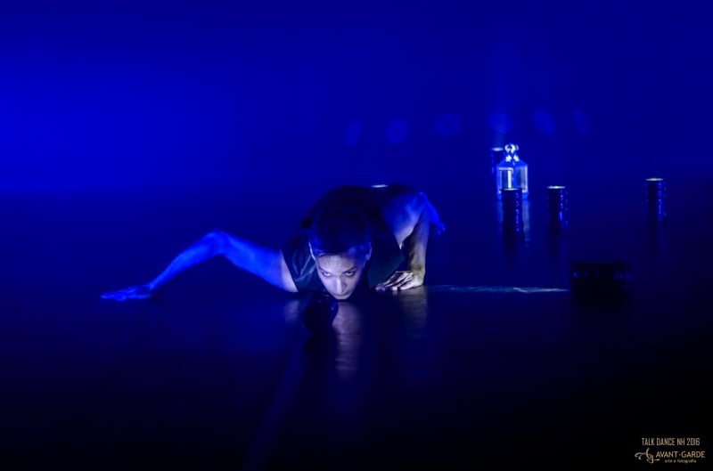 Bailarino Mauro Schneider apresenta Realidade das coisas, dentro do projeto A Casa Dança
