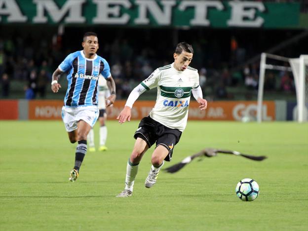 A equipe gaúcha assumiu a vice-liderança do Campeonato Brasileiro no domingo
