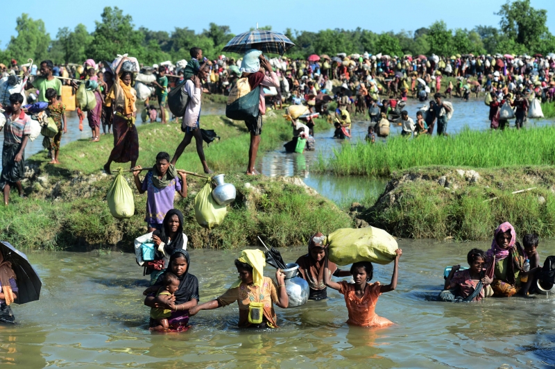Mais de meio milhão de integrantes da etnia fugiram para Bangladesh