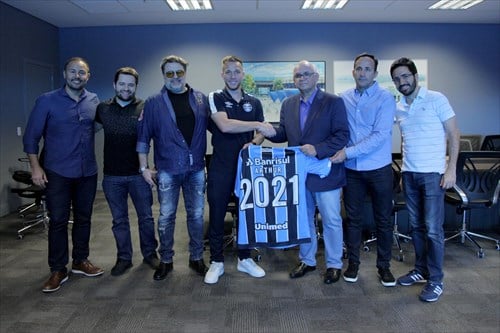 Arthur disputou 42 partidas no ano tendo anotado dois gols