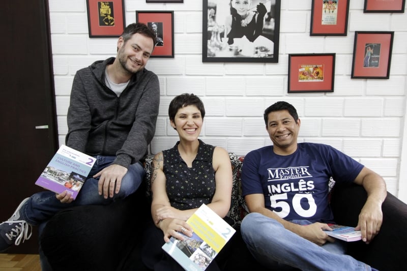 Maur�co, Karen e Rafael comandam a Master English, escola de ingl�s para idosos
