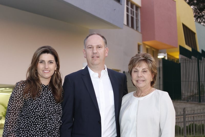 Ana Paula e Jader Teitelbaum mais Raquel Teitelbaum na nova escola infantil do Colégio Anchieta
