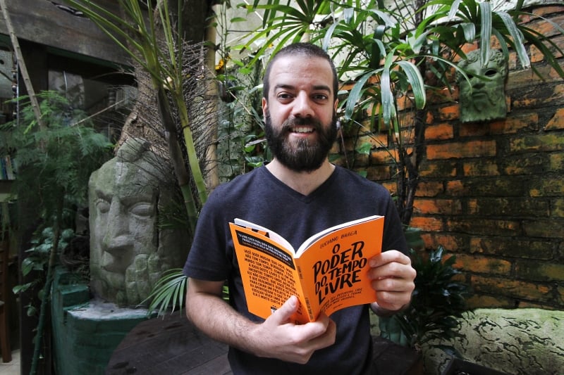 Gera&ccedil;&atilde;oE
Entrevista com o empreendedor Luciano Braga, autor de "O Poder do tempo livre", livro a ser lan&ccedil;ado em novembro. 