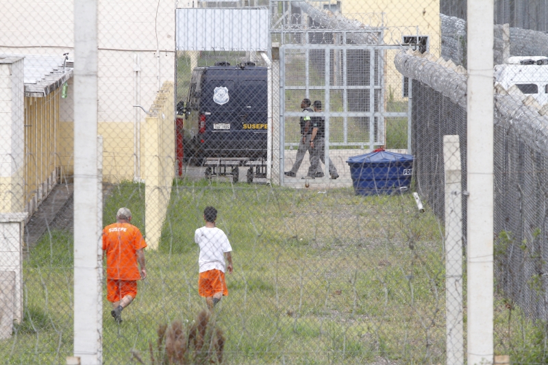 Chegada de novos detentos em Canoas era lenta na tarde de ontem
