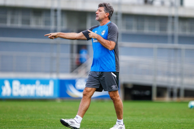 Treinador chegou a ser vice-campeão com o Fluminense em 2008, após perder a decisão para a LDU