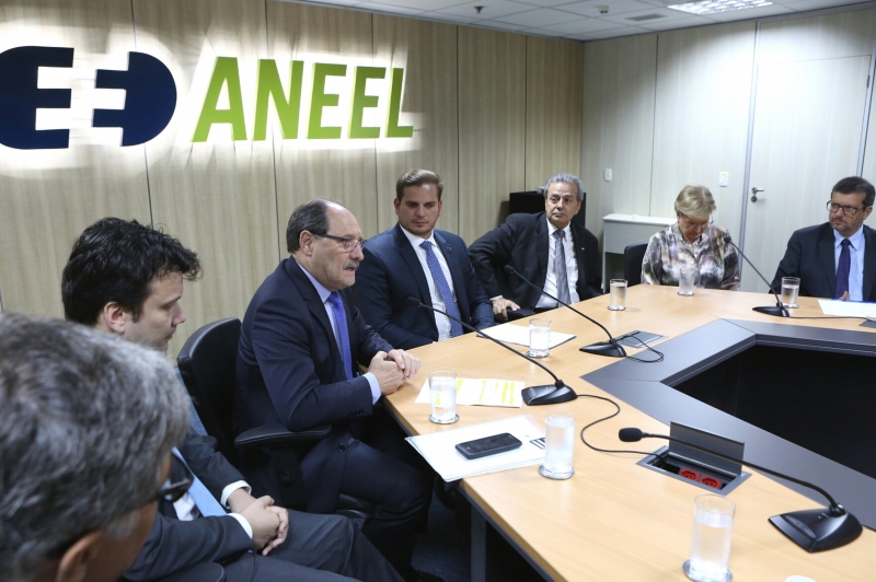 Governador Sartori esteve em Brasília para tratar do tema na Aneel e no Ministério de Minas e Energia