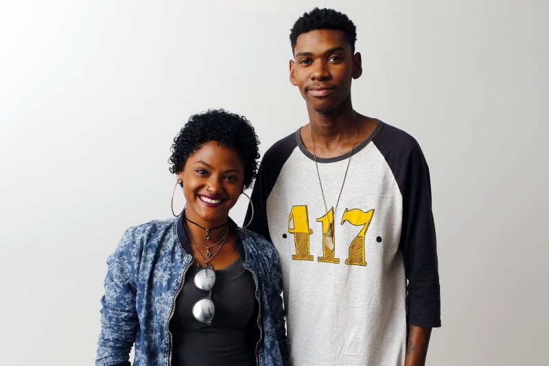 Criadores da marca de reforma de cal&ccedil;ados Arte Customizando, Kennya Menna Barreto e Luiz Bastos. Foto: FREDY VIEIRA/JC