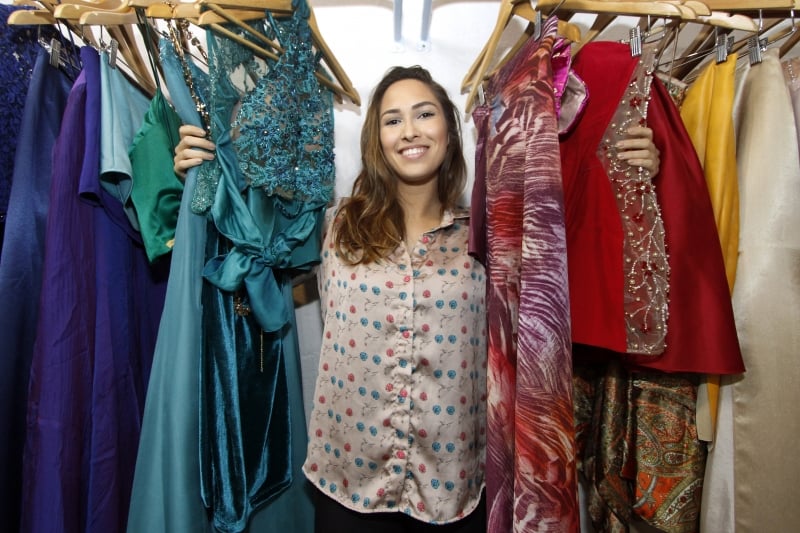 Ap&oacute;s cole&ccedil;&atilde;o de dif&iacute;cil venda e loja que n&atilde;o deu certo, Carina convenceu o p&uacute;blico com ateli&ecirc; pr&oacute;prio Foto: MARCELO G. RIBEIRO/JC