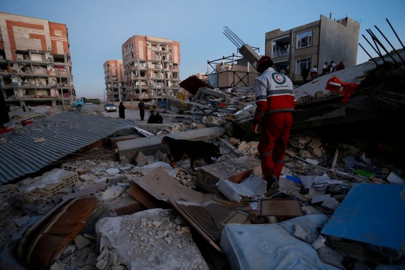 Em Sarpol-e-Zahab, no Irã, abalo sísmico deixou 300 pessoas mortas