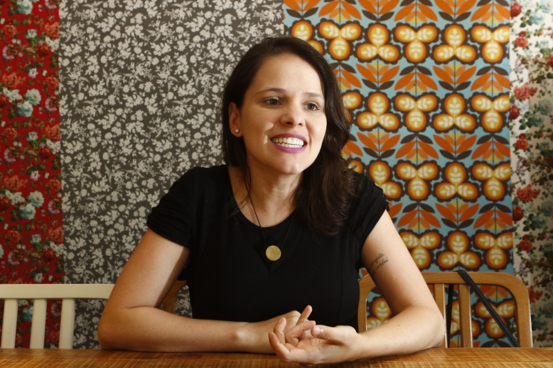 Bruna criou o Partiu Interc&acirc;mbio em 2013, como projeto paralelo Foto: FREDY VIEIRA/JC