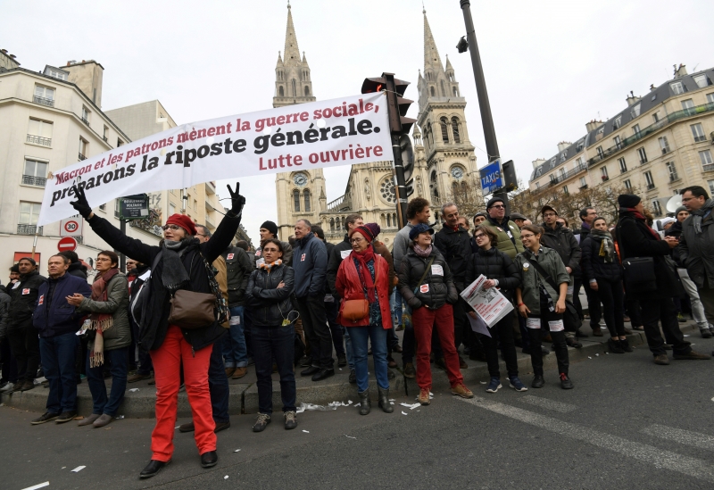 Dois dos maiores sindicatos franceses estão promovendo protestos contra o presidente