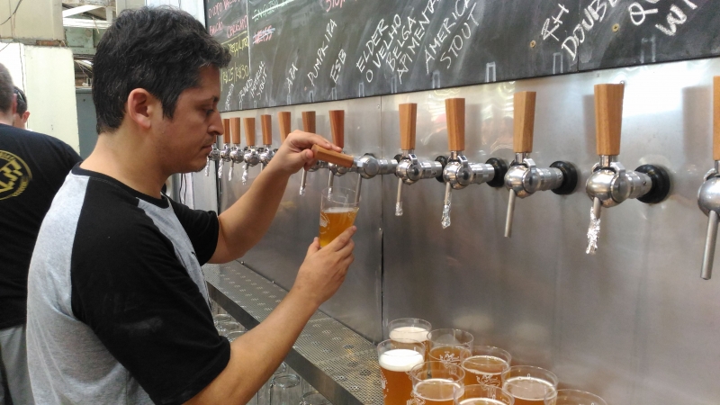 Produtor de cerveja está entre os cursos oferecidos pelo programa
