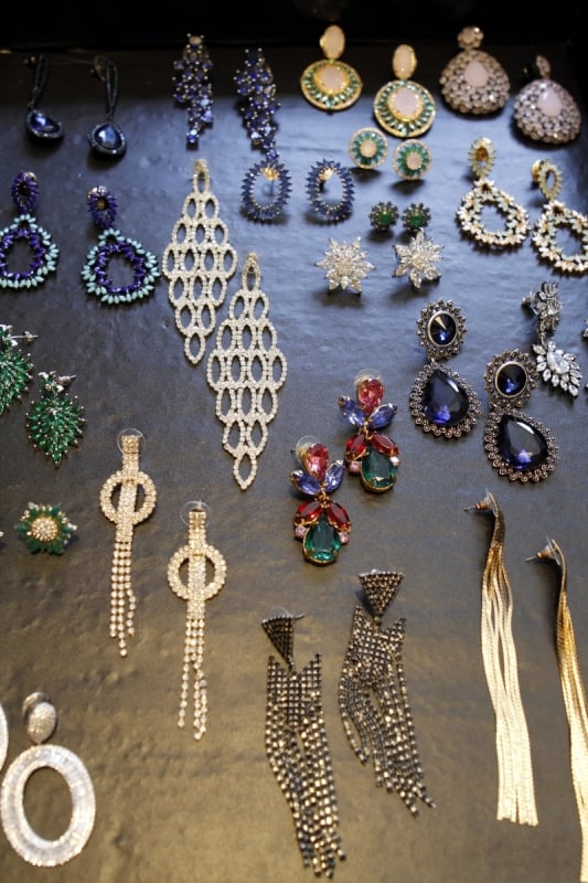 Gera&ccedil;&atilde;oE
Fotos de Loiane Lopes, propriet&aacute;ria da loja Loi & Rent Co. Empreendimento de loca&ccedil;&atilde;o e venda de vestidos de festa, imagens do do ambiente, vestidos e acess&oacute;rios.  Foto: MARCELO G. RIBEIRO/JC