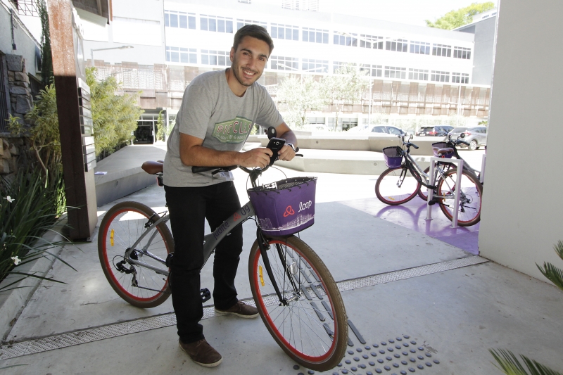 Entrevista  com Alexandre Mattos, Marketing do aplicativo Loop Bike Sharing.  Foto: MARCO QUINTANA/JC
