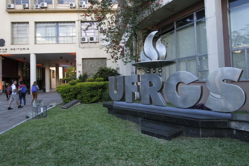 Com cortes no orçamento, universidade diminuiu número de contratados de 2,5 mil para 1,7 mil