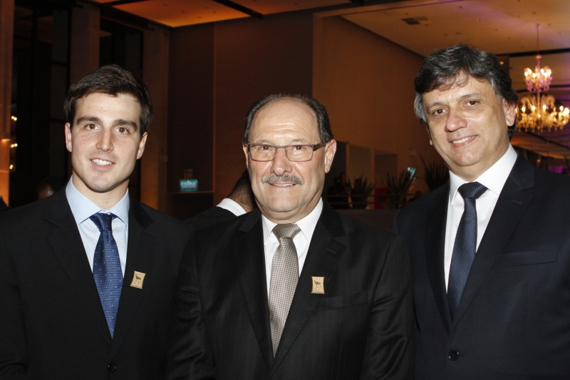 Giovanni Jarros Tumelero, Destaque Jovem Agas, com o governador José Ivo Sartori e Antônio Cesa Longo, presidente da Agas