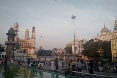 Chegamos at� Hyderabad, na �ndia.