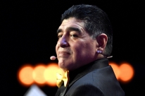 O mundo do futebol rende homenagens a Maradona