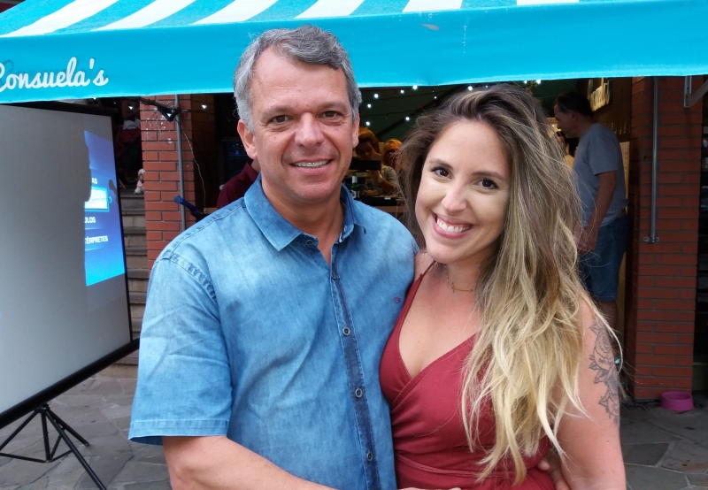 Leonardo Machado e Bibiana Rangel Loureiro, que comemorou seu aniversário na Consuelas