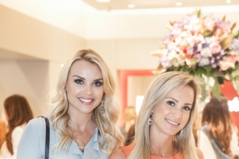 Barbara Henn e Sara Machado no lançamento da coleção Deep Blue da Bergerson Joias