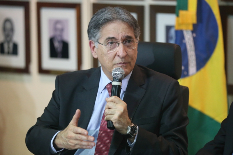 Ex-governador de Minas pode recorrer à decisão em liberdade