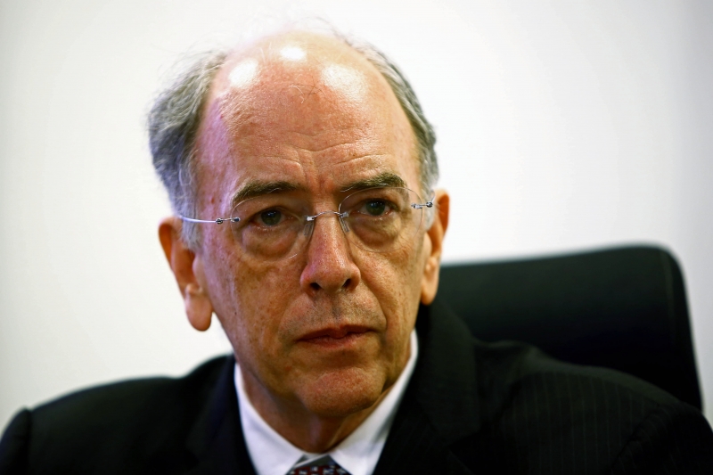 Prseidente da Petrobras disse que empresa poderá abrir mão de preços para defender o market share