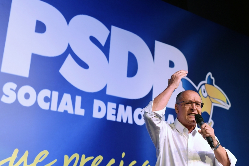 Almejando candidatura ao Planalto, tucano centrou em ataques ao PT