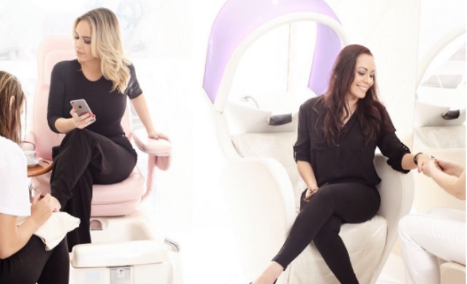 Mayt� Carvalho, � esquerda, j� participou de programas de televis�o 