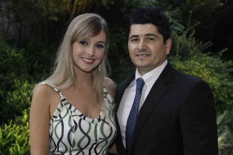 Vanessa Luft e Fernando Rodrigues recepcionaram os convidados no Instituto Ling