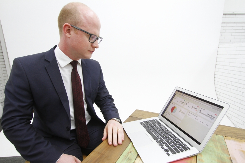 Guilherme trabalhava no escrit&oacute;rio da fam&iacute;lia, e lan&ccedil;ou uma spin-off para atender a partidos pol&iacute;ticos