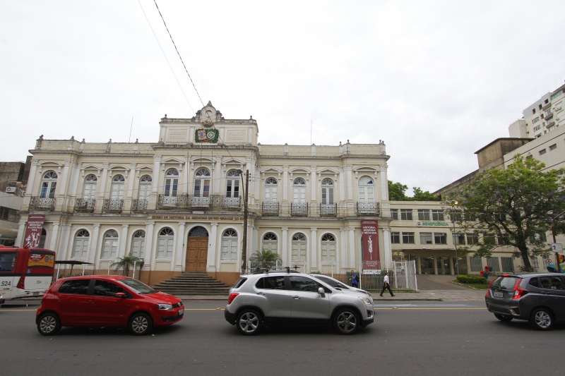 Banrisul e a CEF trabalham em uma auditoria para determinar dívidas do hospital