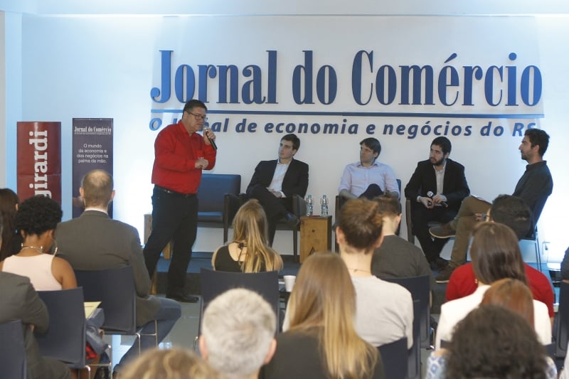 Evento sobre sucesso e melhores do ano no JC. Fazer a tradicional foto dos 10 mais acessados no ano para a central e capa do GE.  Foto: MARCELO G. RIBEIRO/JC