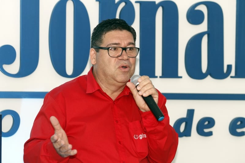 Evento sobre sucesso e melhores do ano no JC. Fazer a tradicional foto dos 10 mais acessados no ano para a central e capa do GE. 
na foto: Humberto Girardi Foto: MARCELO G. RIBEIRO/JC