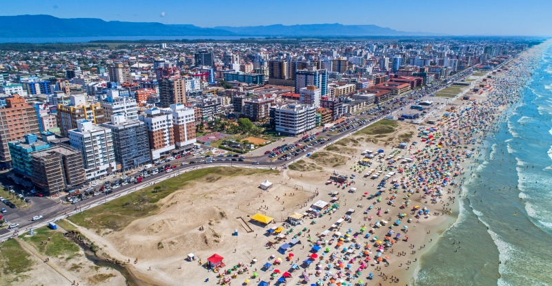 Pelo IBGE, Capão da Canoa tem 80 mil habitantes, mas dados recentes indicam que já chegou a 100 mil pessoas