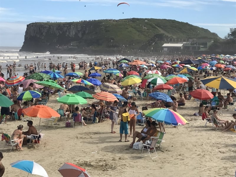 Em anos anteriores, orla de Torres costumava lotar nos finais de semana