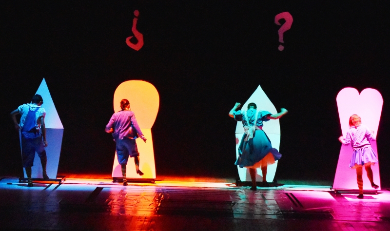 Alice - além da toca tem sessão neste domingo