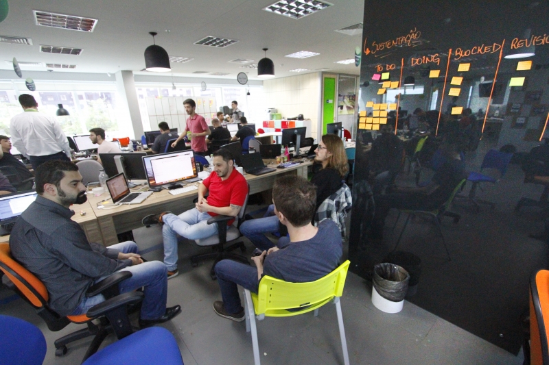 Imagens do AgiLab, estrutura organizacional do Banco Agiplan com design descontra&iacute;do. Foto: CLAITON DORNELLES /JC