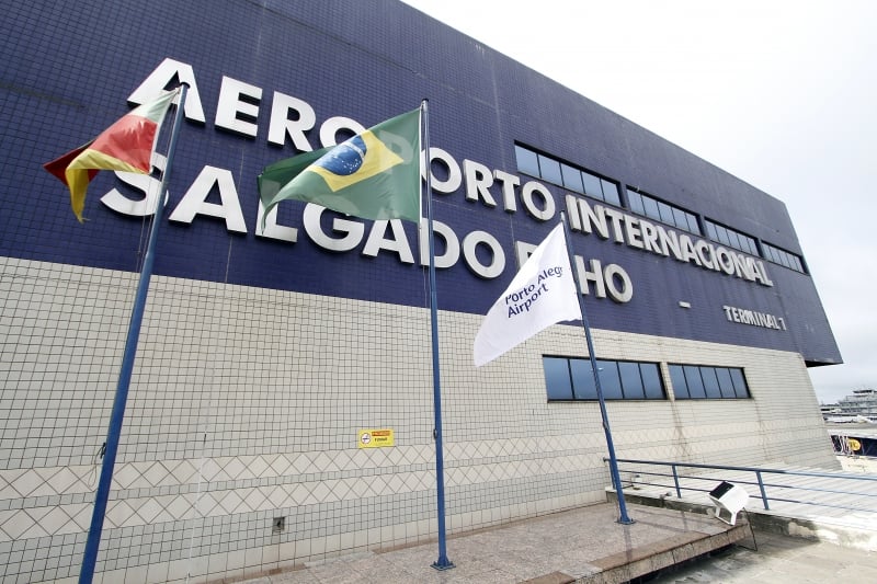 Aeroporto de Porto Alegre segue operando com níveis de reserva