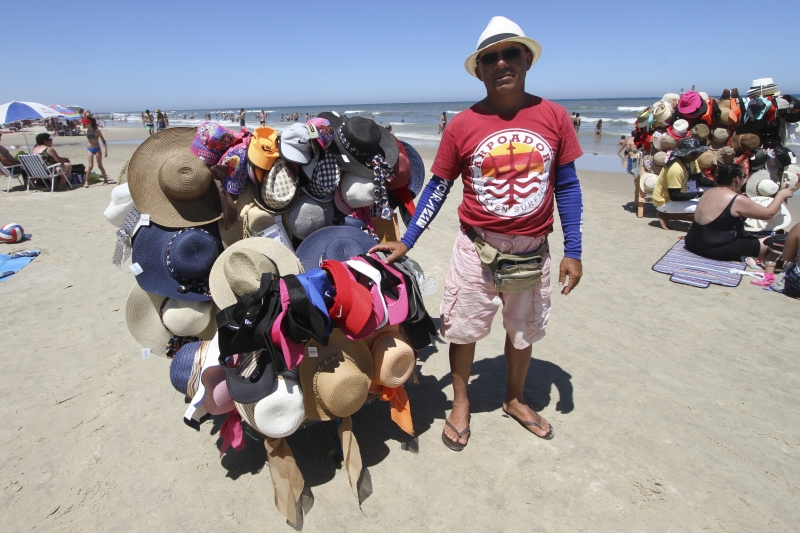 Geraldo deixa o Nordeste, troca de profiss&atilde;o e garante suas economias Foto: LUIZA PRADO/JC