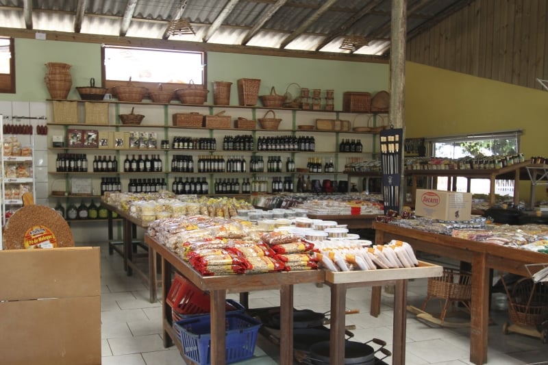 Gera&ccedil;&atilde;oE no Litoral. Nas fotos: Tenda do V&eacute;io Foto: LUIZA PRADO/JC