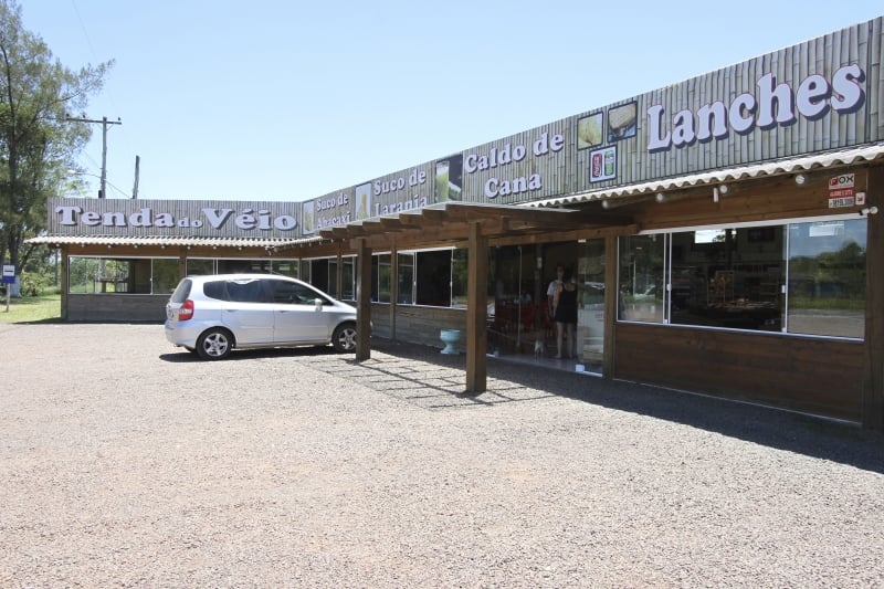 A empresa pertence a mesma fam&iacute;lia da Fruteira do Pel&eacute;, ali perto Foto: LUIZA PRADO/JC