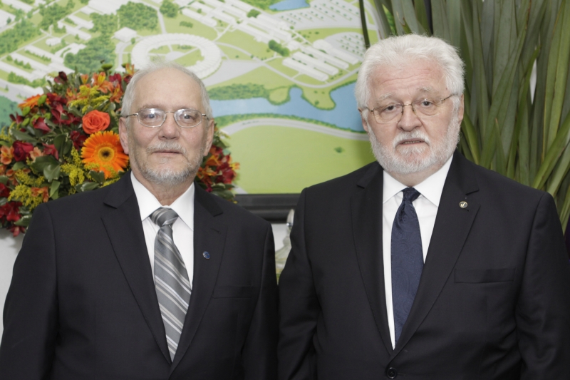 Na posse, o vice-reitor da Unisinos, Pedro Gilberto Gomes, e o reitor, Marcelo Fernandes de Aquino