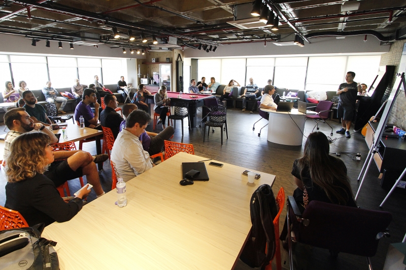 Gera&ccedil;&atilde;oE - ambientes de trabalho que geram novas rela&ccedil;&otilde;es e descontra&ccedil;&atilde;o - Caso da Zenvia - diretora de desenvolvimento organizacional, Gabriela Ferreira Vargas Foto: MARCELO G. RIBEIRO/JC